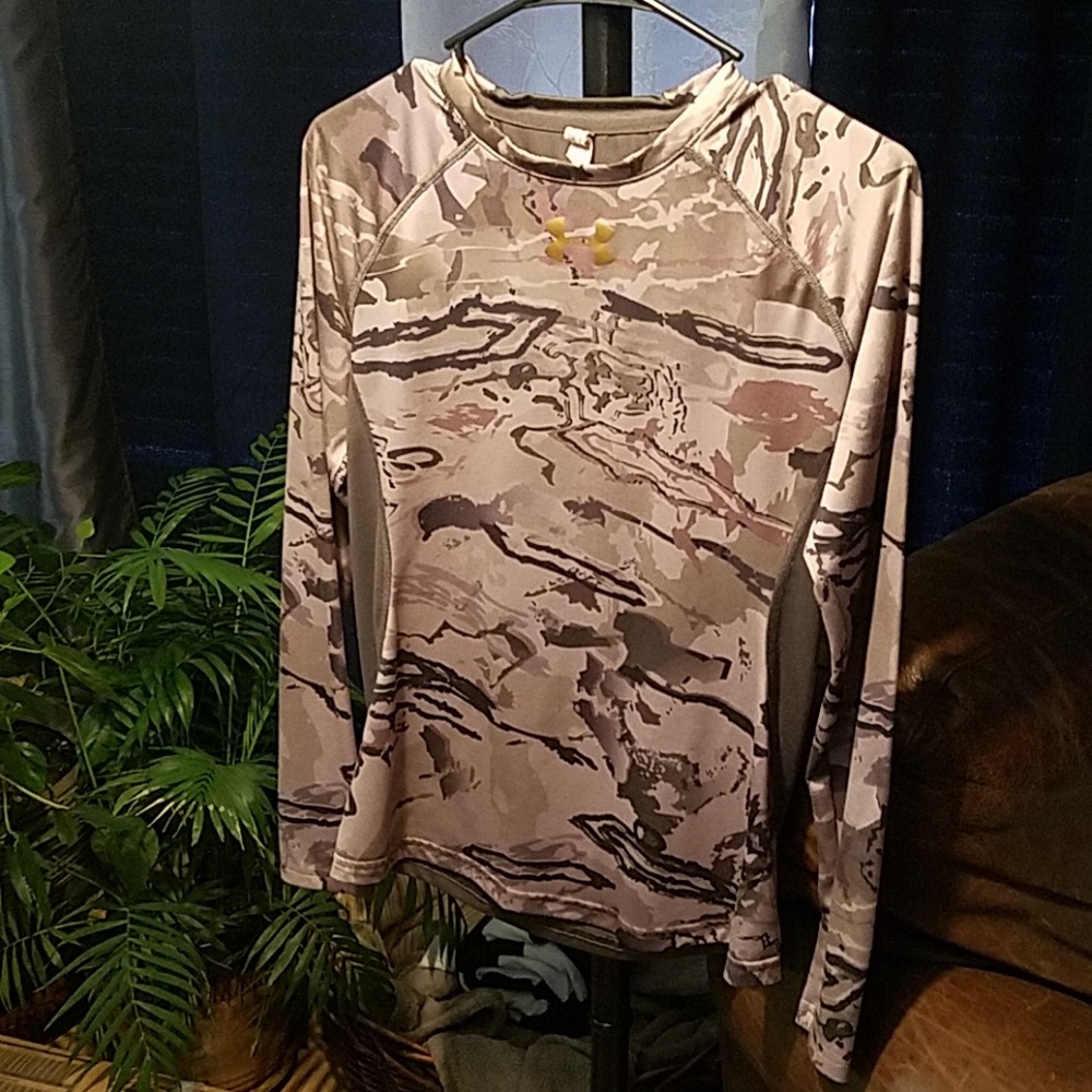 UNDER ARMOUR